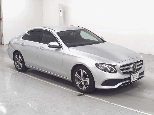 MERCEDES BENZ E CLASS