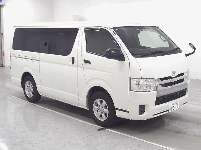 TOYOTA HIACE VAN
