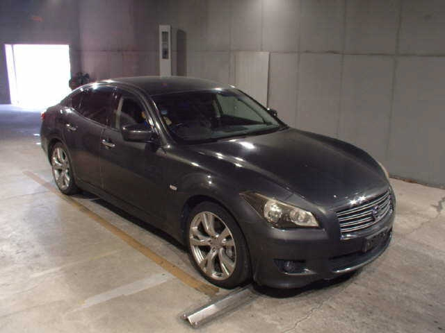 NISSAN FUGA