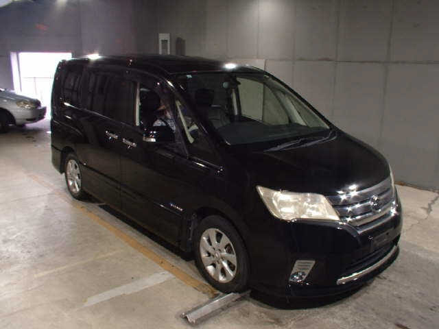 NISSAN SERENA