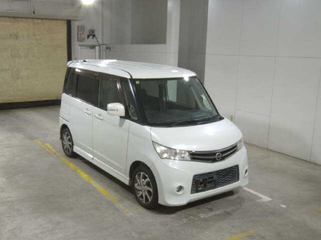 NISSAN ROOX