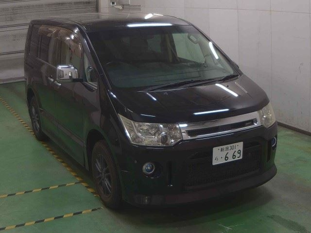 MITSUBISHI DELICA D5