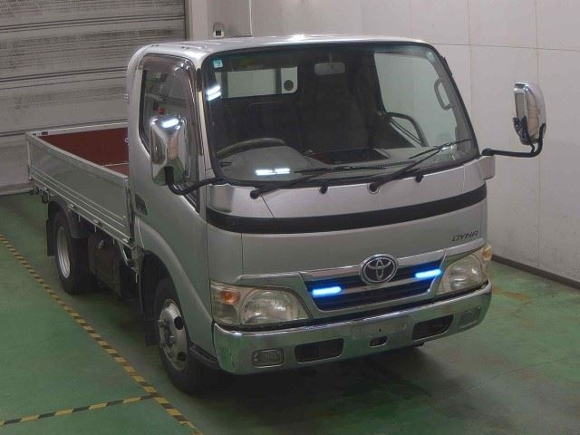 TOYOTA DYNA