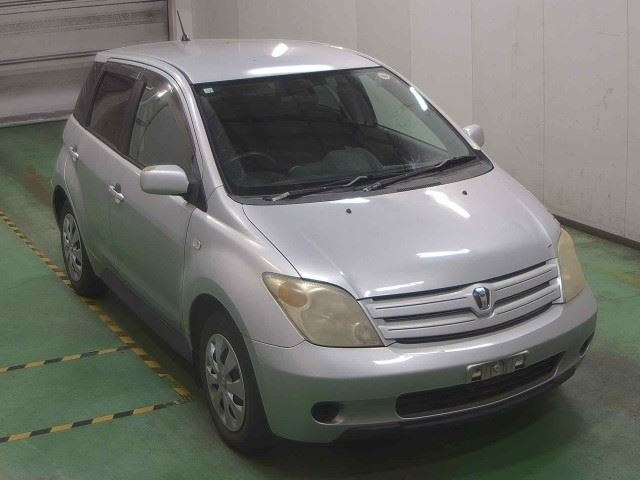 TOYOTA IST