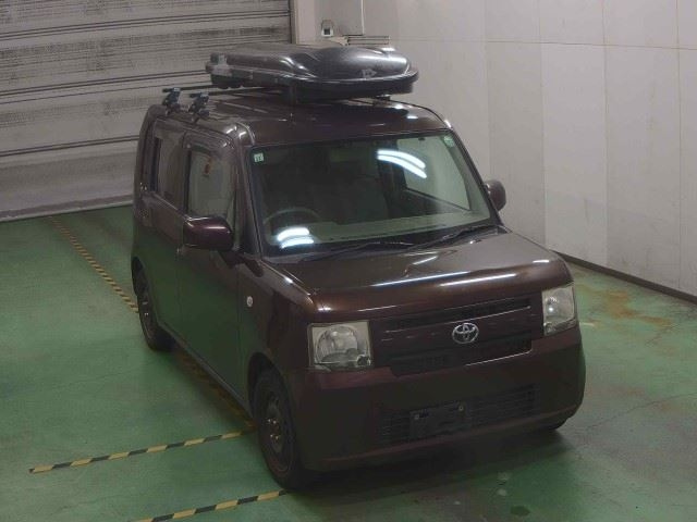 TOYOTA PIXIS SPACE