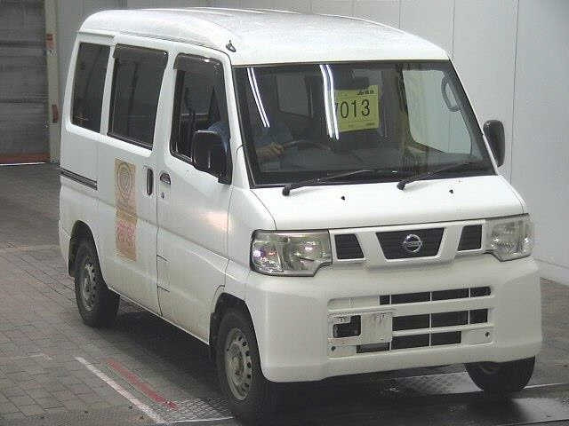 NISSAN CLIPPER VAN
