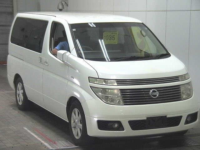 NISSAN ELGRAND