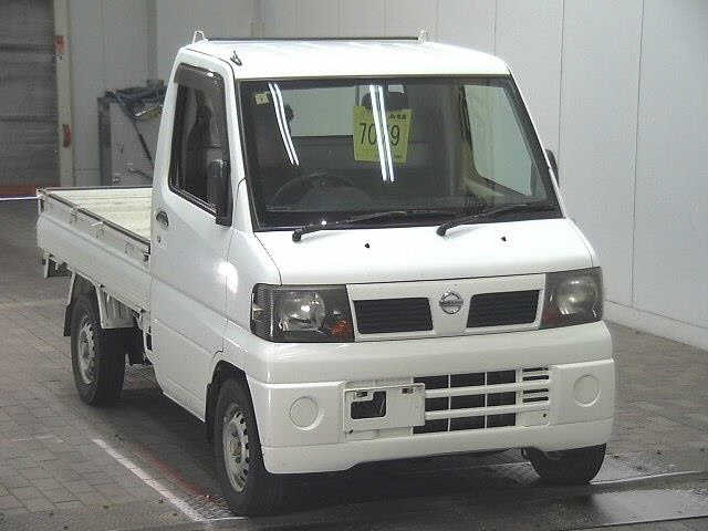 NISSAN CLIPPER TRUCK