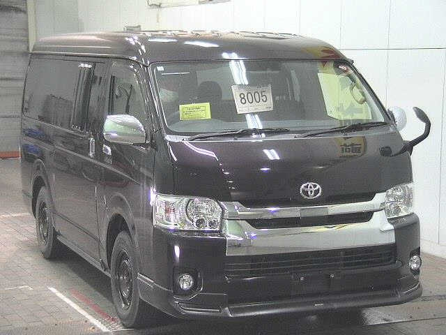 TOYOTA HIACE VAN