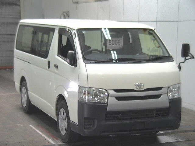 TOYOTA HIACE VAN