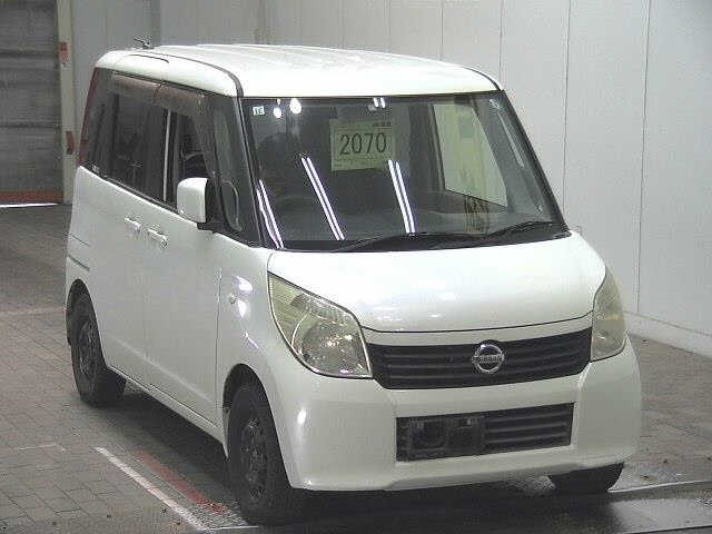NISSAN ROOX