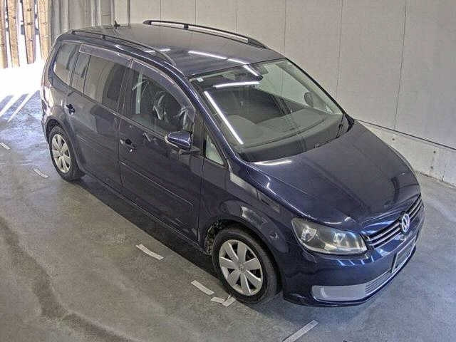 VOLKSWAGEN GOLF TOURAN