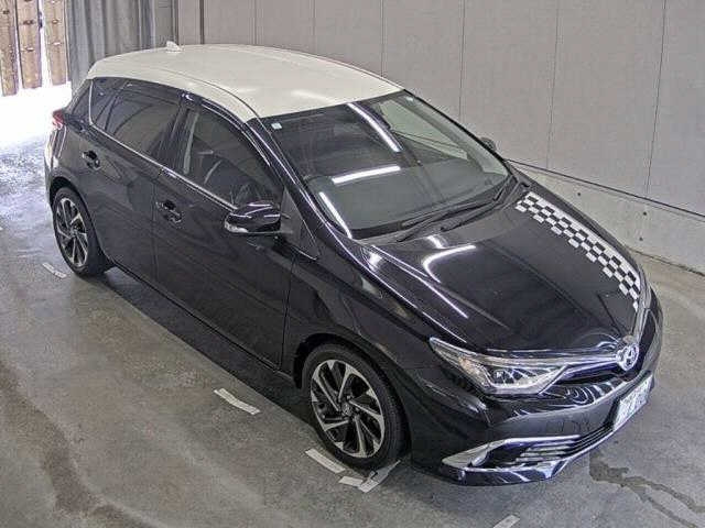 TOYOTA AURIS