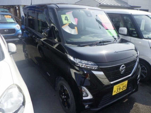 NISSAN ROOX