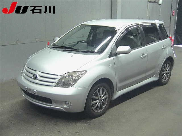 TOYOTA IST
