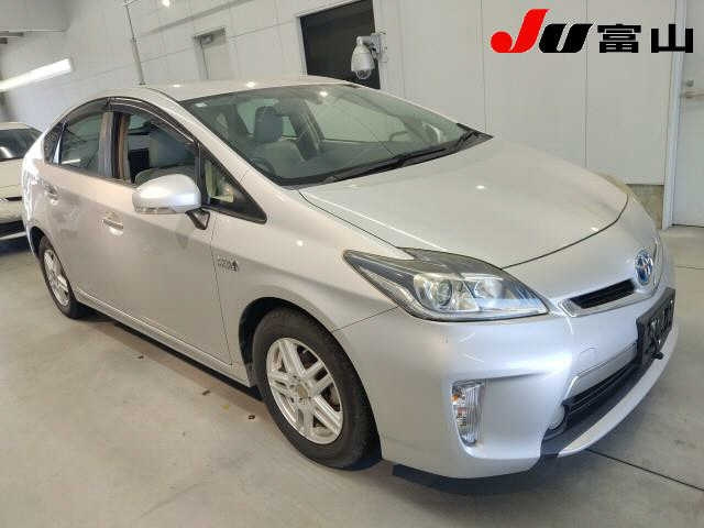 TOYOTA PRIUS PHV