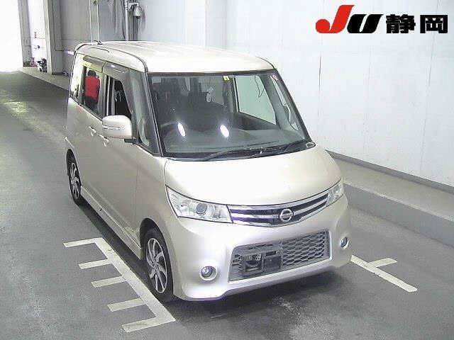 NISSAN ROOX