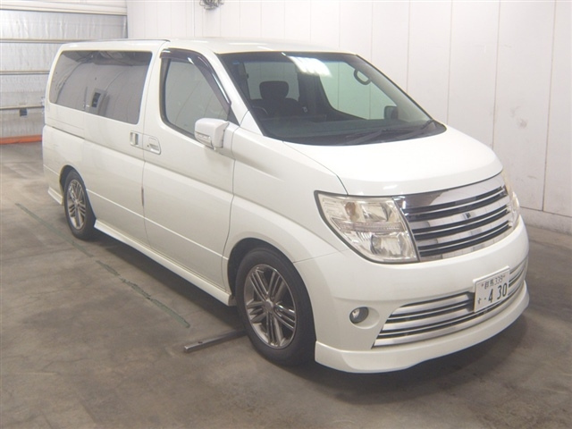 NISSAN ELGRAND