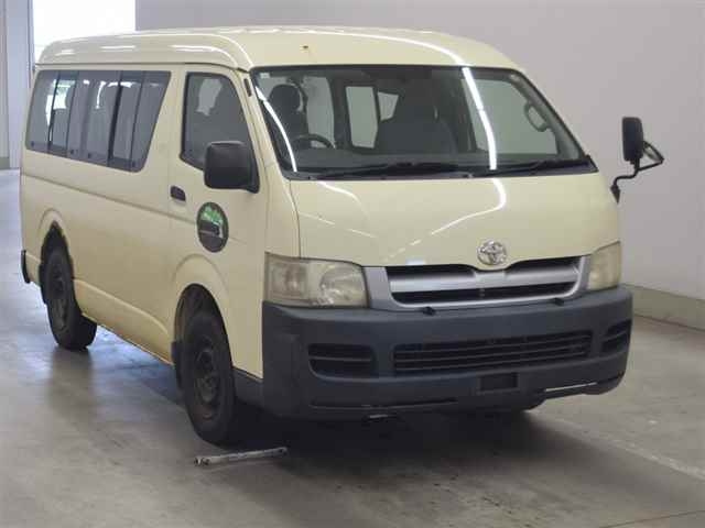 TOYOTA HIACE