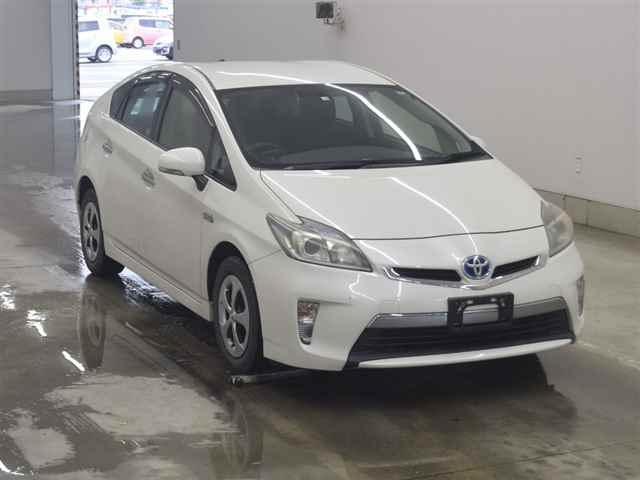 TOYOTA PRIUS PHV