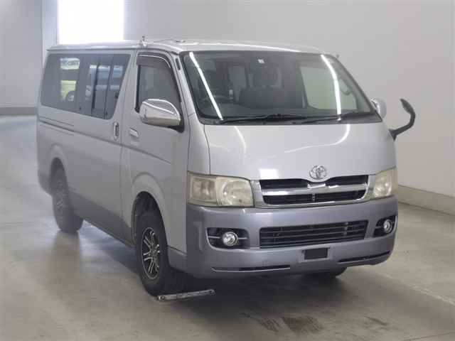 TOYOTA HIACE VAN