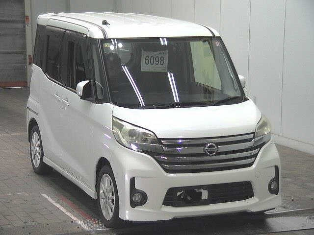 NISSAN DAYZ ROOX