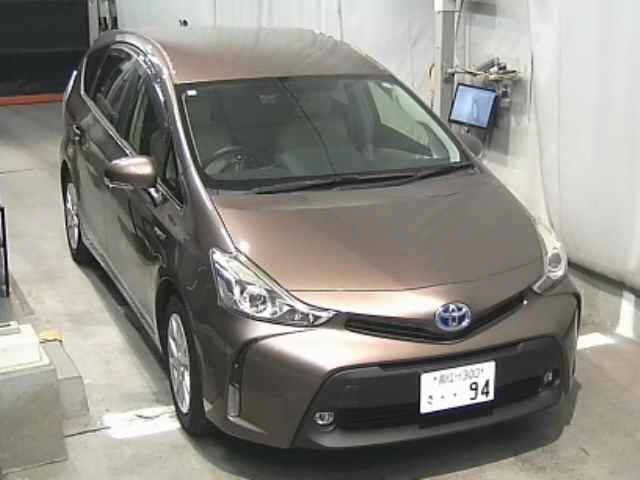 TOYOTA PRIUS ALPHA