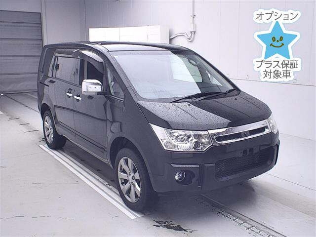 MITSUBISHI DELICA D5