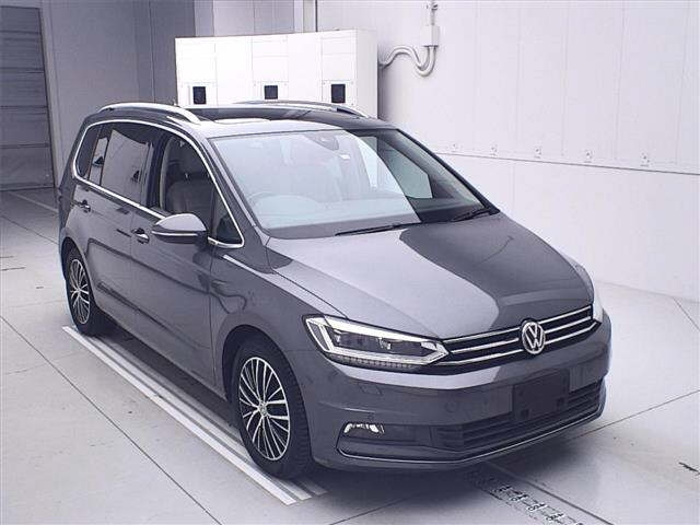VOLKSWAGEN GOLF TOURAN