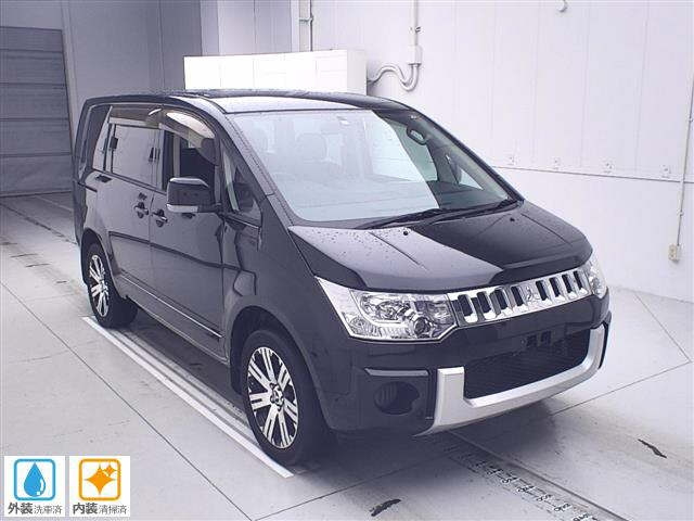MITSUBISHI DELICA D5