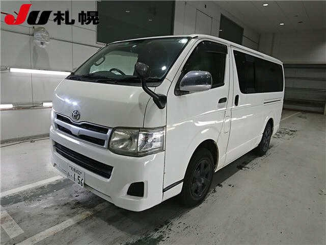 TOYOTA HIACE VAN