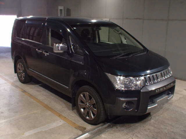 MITSUBISHI DELICA D5
