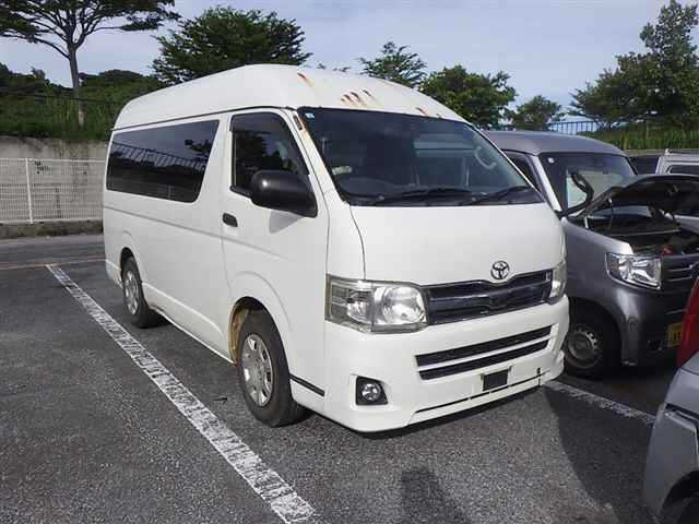 TOYOTA HIACE VAN