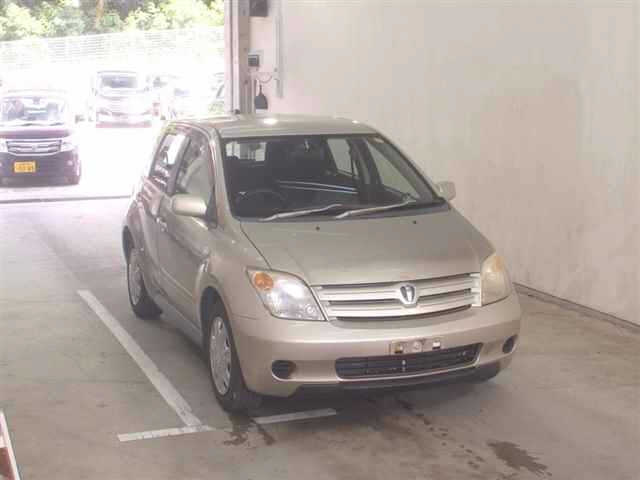 TOYOTA IST
