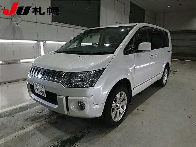 MITSUBISHI DELICA D5