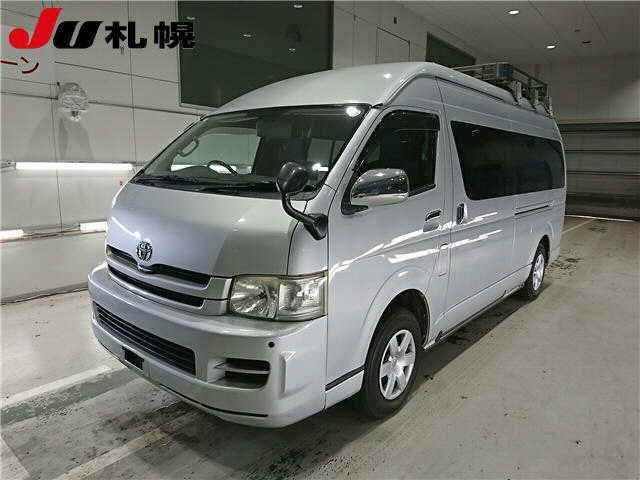 TOYOTA HIACE