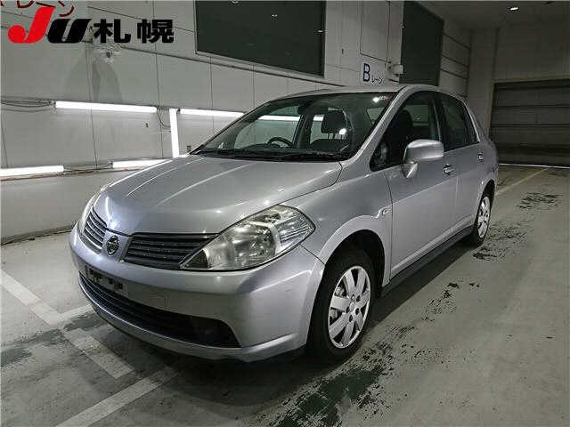 NISSAN TIIDA LATIO
