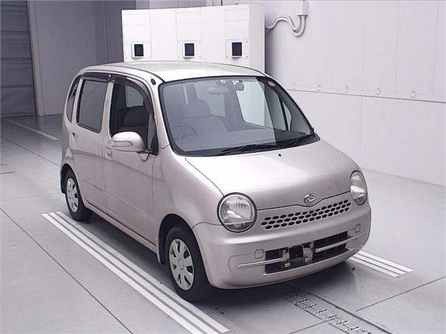 DAIHATSU MOVE LATTE