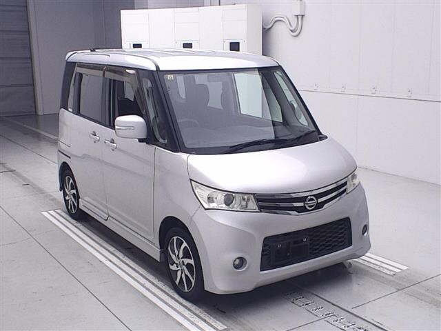 NISSAN ROOX