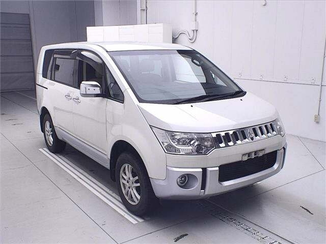 MITSUBISHI DELICA D5