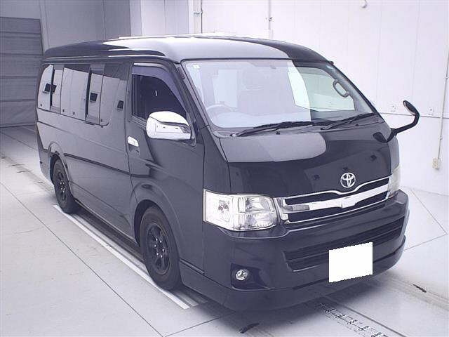 TOYOTA HIACE
