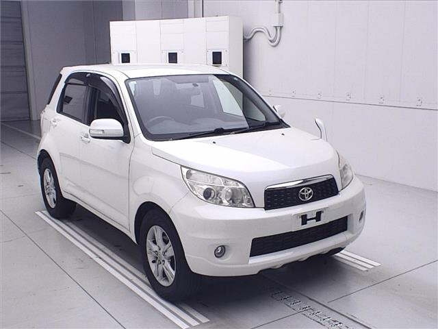 TOYOTA RUSH