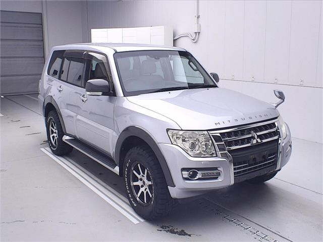 MITSUBISHI PAJERO