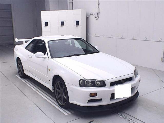 NISSAN SKYLINE