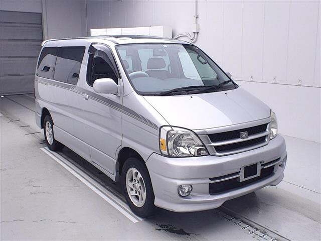 TOYOTA HIACE REGIUS
