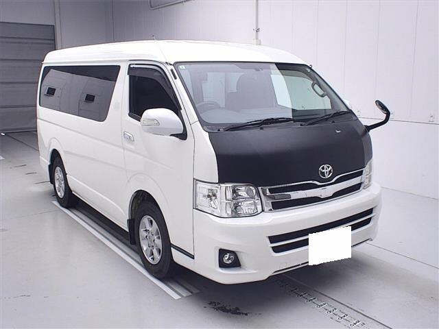 TOYOTA HIACE