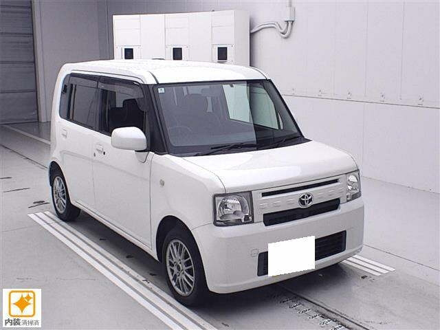 TOYOTA PIXIS SPACE