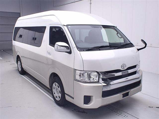 TOYOTA HIACE