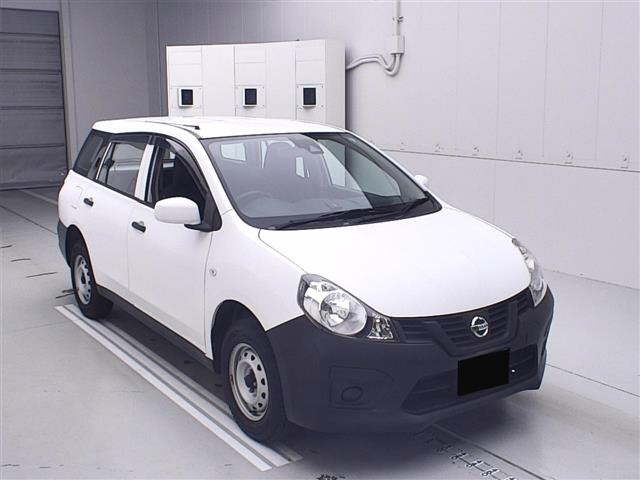 NISSAN AD