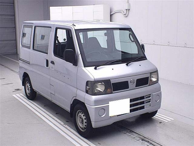 NISSAN CLIPPER VAN